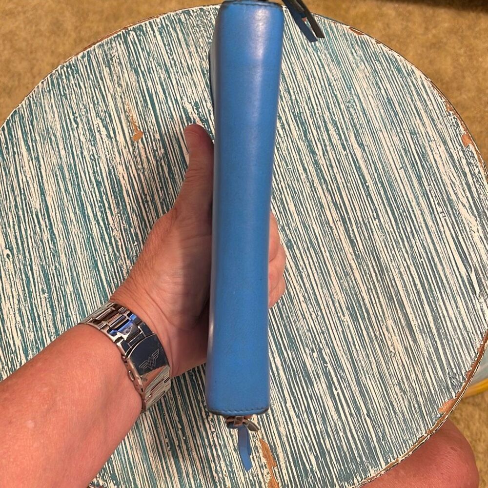 Balenciaga Women’s Leather Papier Continental Lagoon Wallet - Picture 8 of 14